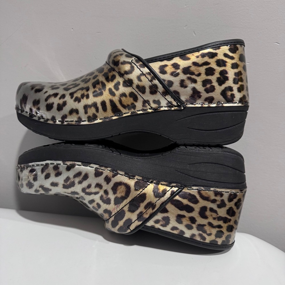 Dansko XP 2.0 Clogs Women 40 Leopard Print Gold Metallic Patent EUC Professional - Picture 7 of 8